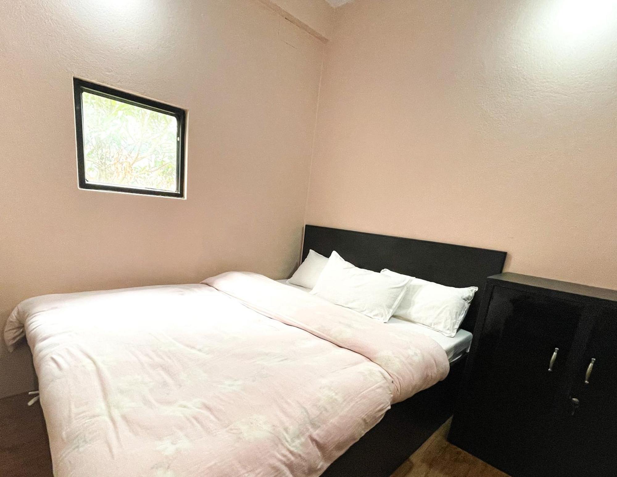 Yuriko Guest House Pokhara Esterno foto